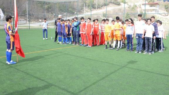 2015-2016 Eğitim Öğretim Yılı İlçemiz Ortaokullar Arası Futbol Turnuvası Bugün Başladı