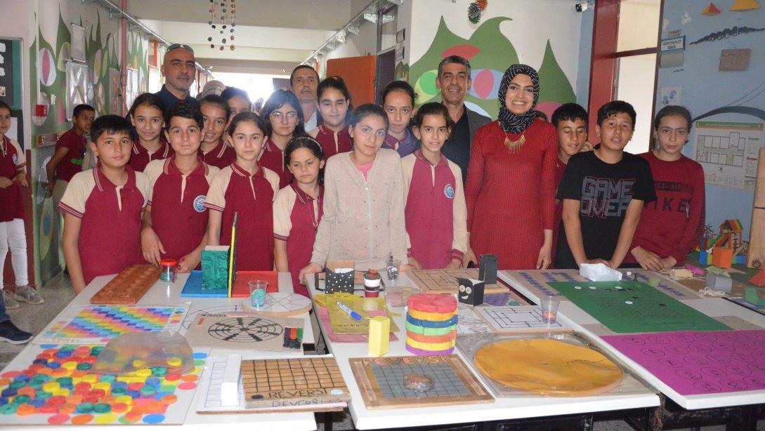 Darıpınarı Şehit Oğuzhan Sezer Yatılı Bölge Ortaokulunda Yıl Sonu Sergisi Düzenlendi